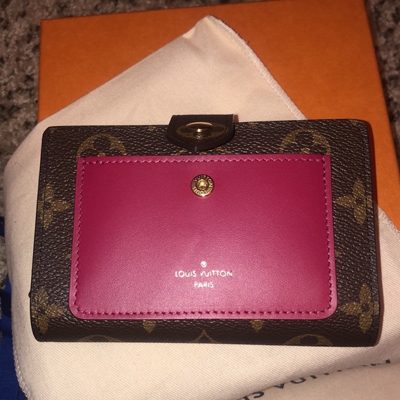 Louis Vuitton Juliette Wallet. New condition! - Picture 5 of 9